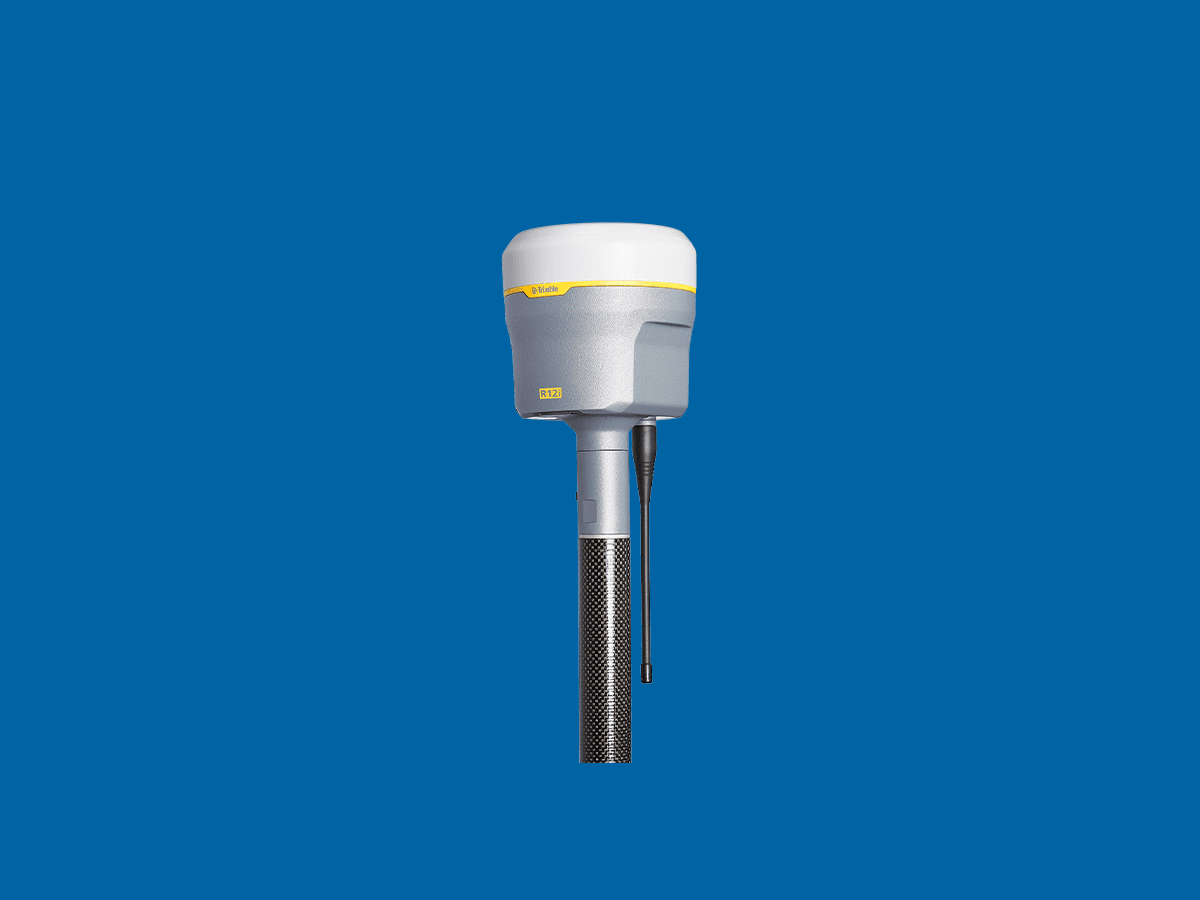 Спутниковый приёмник Trimble R12i на вехе